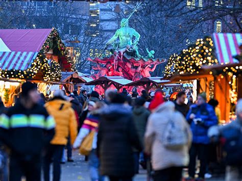 Weihnachtsmarkt am Roten Rathaus – Berlin.de