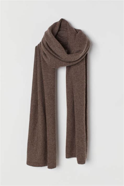 The 17 Best Cashmere Scarves at Every Price Point | Who What Wear