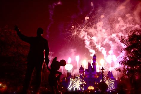 Disney Sisters: Halloween Screams Fireworks Spectacular at Disneyland