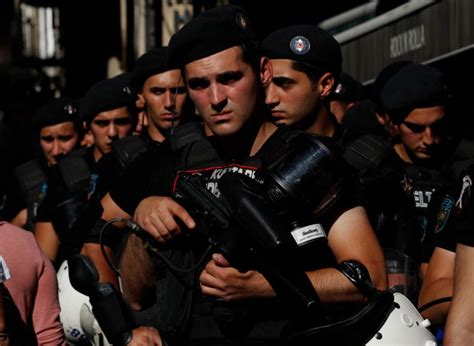 Turkish Police Fire Tear Gas At Banned Istanbul Lgbt Pride Parade