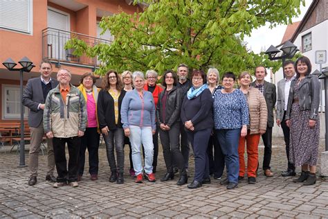 Landrat Ehrt Langj Hrige Mitarbeiterinnen Und Mitarbeiter Blicklokal