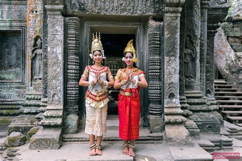 Two Khmer Apsara Dancers Angkor Temples Cambodia Royalty Free Image