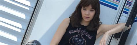 Hailee Steinfeld Reveals First Bumblebee Movie Image | Collider