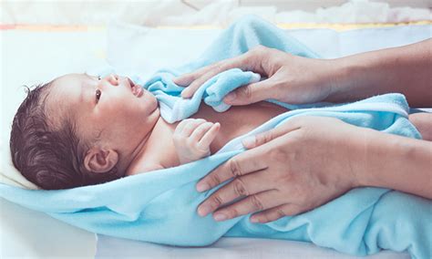 How To Bathe A Baby Your Newborns First Bath Pampers