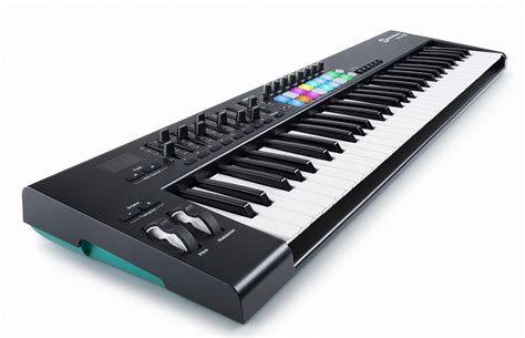NOVATION Launchkey 61 MK2 миди-клавиатура с полноцветными пэдами по ...
