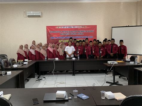 Workshop Penyelarasan Pembelajaran Berbasis Dunia Kerja Smk Pk Reguler