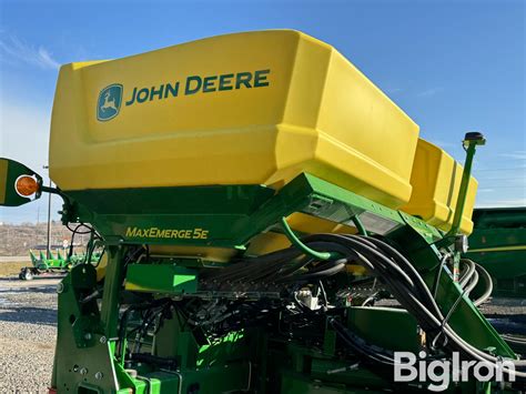 2022 John Deere 1775NT MaxEmerge 5e 16R30 Planter BigIron Auctions