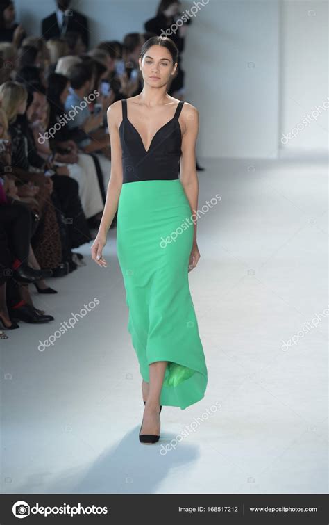 Christian Siriano fashion show — Stock Editorial Photo © fashionstock ...