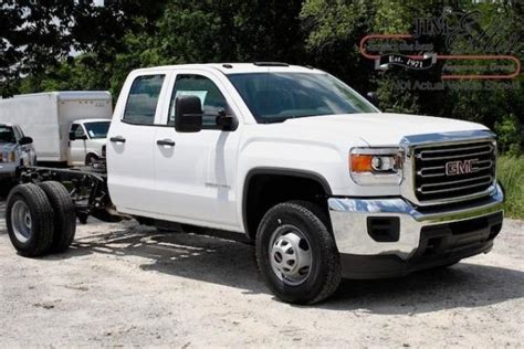 GMC Sierra 3500HD - Information and photos - MOMENTcar