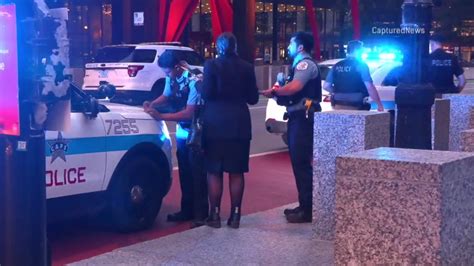 Woman Robbed At Gunpoint Near Federal Plaza In Downtown Chicago