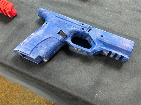 Winnipeg Police Seize 3d Printed Ar 15 Firearm Dozens Of Gun Parts