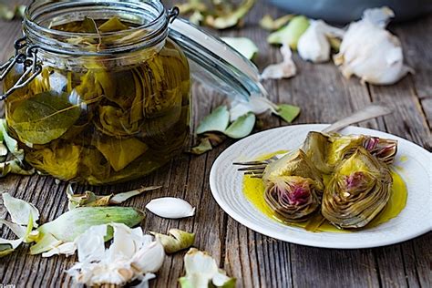 Alcachofas con laurel en aceite de oliva Conservas para todo el año