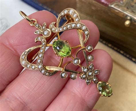 Fabulous Antique Edwardian Art Nouveau 9ct Gold Peridot Seed Pearl