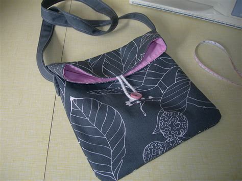 Fabric Shoulder Bag Tutorial - Microfiber Travel Bag