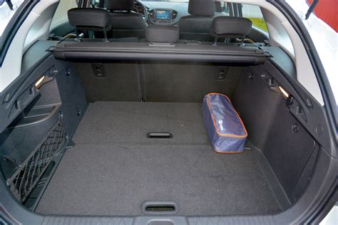11. Закрытая левая обшивка багажника Lada Vesta SW Cross — Lada Vesta ...