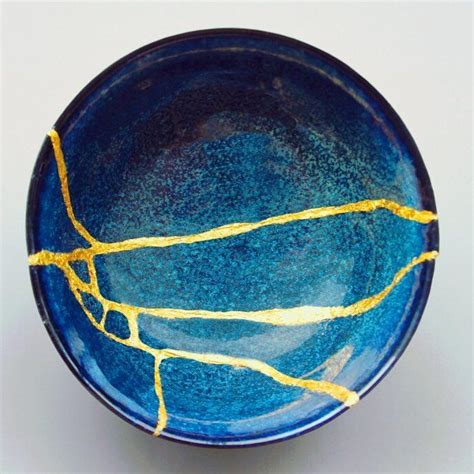 Kintsugi The Japanese Art Of Finding Beauty In Broken Dishes Martha Stewart Kintsugi Arte