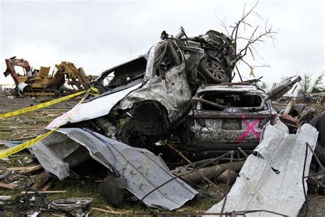 5 Dead And Nearly 3 Dozen Hurt In Tornadoes That Tore Through Iowa Officials Say The Press