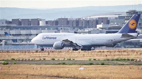 Frankfurt Flughafen Plane Spotting Am Aussichtspunkt Zeppelinheim Youtube