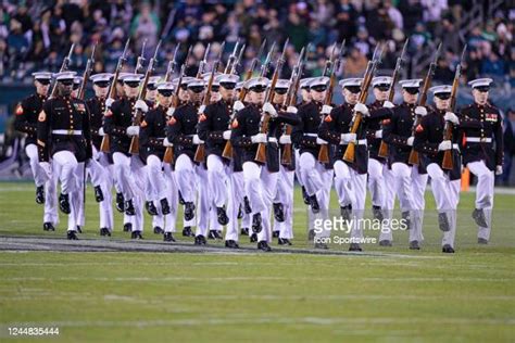 Us Marine Corps Silent Drill Team Photos and Premium High Res Pictures - Getty Images