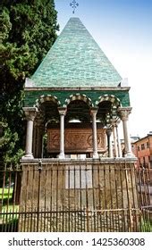 Medieval Ark Glossatory Tombe Dei Glossatori Stock Photo 1425360308 ...