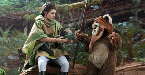 Hot Toys Mms Wicket Princess Leia And Wicket