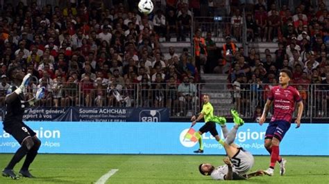 Espectacular Golazo De Leo Messi De Chilena En La Manita Del Psg