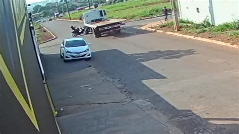 Vídeo Vídeo mostra acidente em cruzamento Tocantins G1