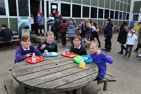 Lunch In The Sun Boghall Primary School Blog