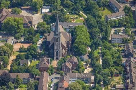 Duisburg Aus Der Vogelperspektive Kirchengeb Ude Der St Peter Kirche