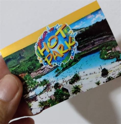 O Hot Park é uma das maiores atrações da região das águas quentes de Goiás Candy Gum Food