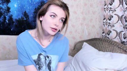 Super Beautiful Model Teasing Her Big Tits