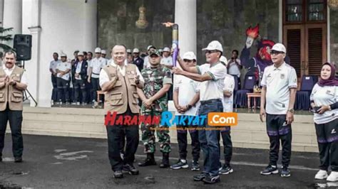 Kirab Api Obor Porprov Jabar Xiv Tiba Di Pendopo Ciamis