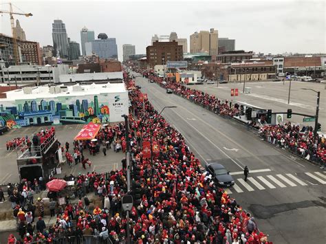 Photos: Chiefs fans converge on downtown KCMO for parade