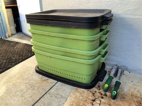 Worm Farm Bins at Annmarie Marquis blog