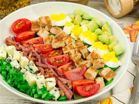 Elimínalas de tu dieta ensaladas que no son tan sanas como pensabas