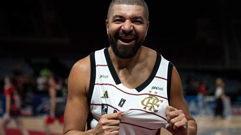 Olivinha ídolo do basquete do Flamengo anuncia aposentadoria ao fim