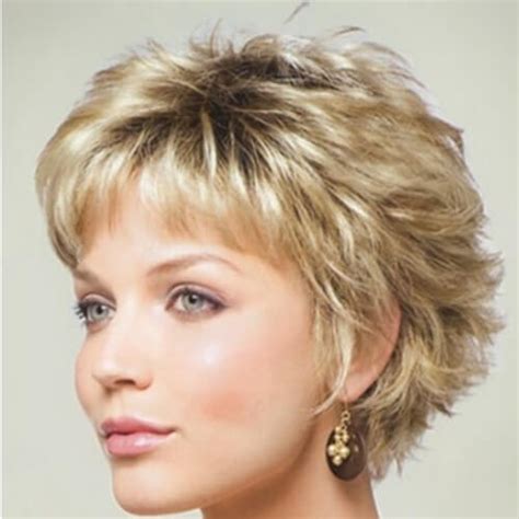 50 Short Hairstyles For Thin Hair To Try In 2024