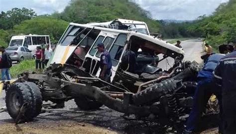 Colisi N M Ltiple En La Autopista Charallave Ocumare Deja Personas