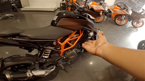 2022 KTM Duke 390 BS6 Dark Galvano Colour New Colours Detailed