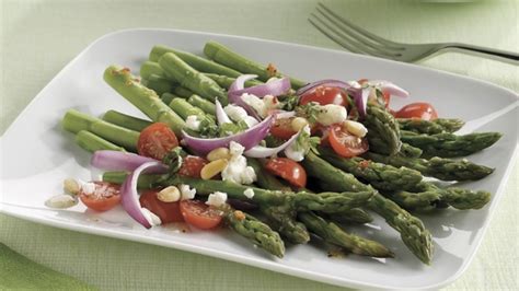 Ensalada de espárragos verdes y tomates Deliciosa receta para un