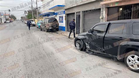 Impacta Auto Contra Dos Veh Culos Estacionados