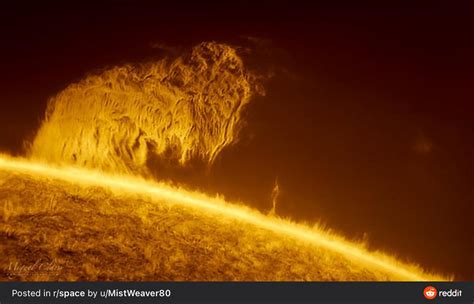 A solar eruption : r/oddlyterrifying