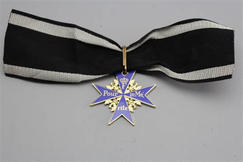 Collectible Ww German Cross Prussian Military Medal Pour Le Merite