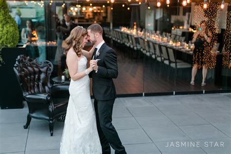 Seattle Ballard Hotel Wedding : Sherri+John - Jasmine Star