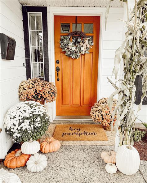 30 Cozy Rustic Front Porch Decor Ideas For This Fall