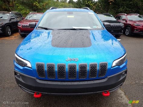 Hydro Blue Pearl Jeep Cherokee Trailhawk X Photo