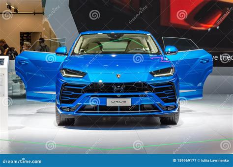 Blue Lamborghini Urus: First SUV with Super Sports Car Soul at IAA 2019 ...