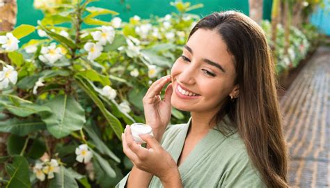 Aprenda como hidratar sua pele de forma natural resultados incríveis