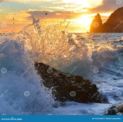 Respingo Foto De Stock Imagem De Tempestade Litoral