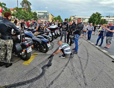 Spektakularne Palenie Gumy W Otwocku Motocyklowe Show FOTO FILM